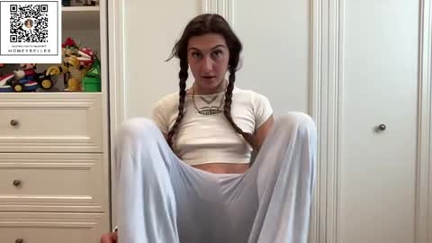 belle brunette online show from 28, 5, 2026