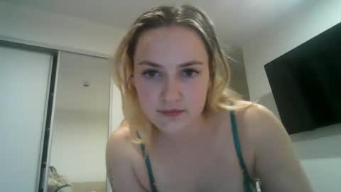 Snapshot of honeyblakex chatting on 7, 7, 2026 honeyblakex online show from 7, 7, 2026