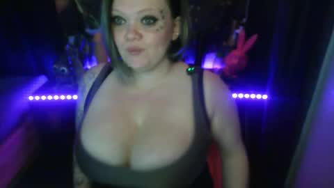 Snapshot of honeychambers chatting on 7, 4, 2026 honeychambers online show from 7, 4, 2026
