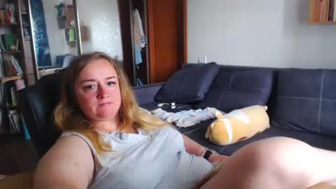 Snapshot of honeydewmolly chatting on 25, 5, 2026 HoneydewMolly online show from 25, 5, 2026