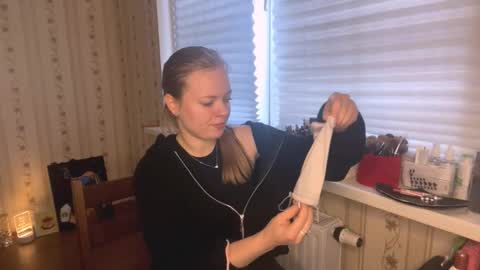 Snapshot of honeyleveston chatting on 28, 3, 2026 Hello My name is Lola online show from 28, 3, 2026