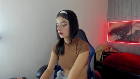 HONEY LUXE online show from 3, 2, 2026