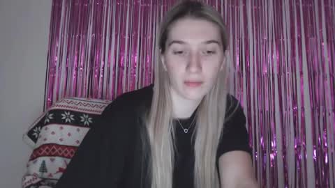 honeyveil online show from 18, 2, 2026