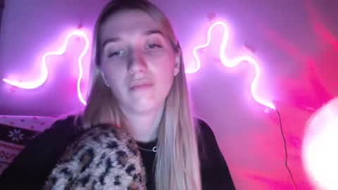 honeyveil online show from 17, 3, 2026