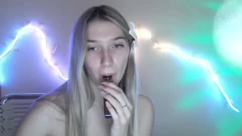 honeyveil online show from 29, 5, 2026
