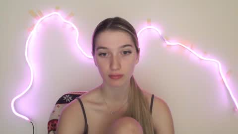 Snapshot of honeyveil chatting on 25, 6, 2026 honeyveil online show from 25, 6, 2026