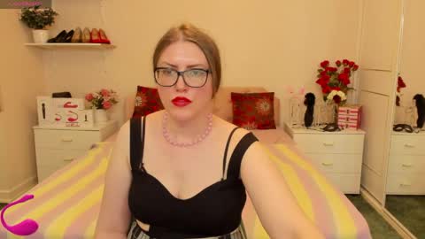 Snapshot of honeywinexs chatting on 27, 5, 2026 honeywinexs online show from 27, 5, 2026