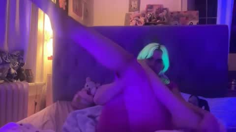 Emi Rose online show from 5, 2, 2026