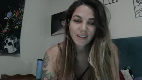 HoodHippy online show from 26, 10, 2025