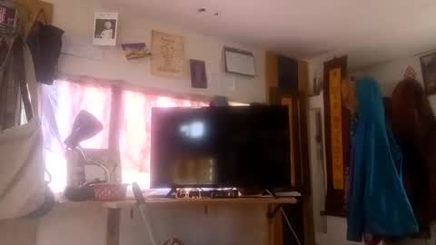 hoodoou online show from 5, 4, 2026