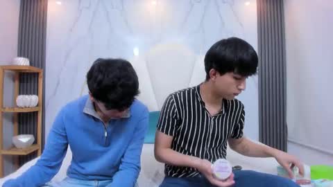 Snapshot of hoot_booys_ chatting on 2, 2, 2026 hoot_booys_ online show from 2, 2, 2026