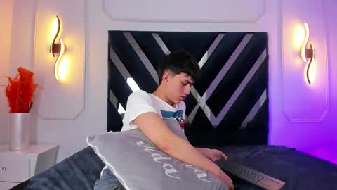 Snapshot of hoot_booys_ chatting on 26, 2, 2026 hoot_booys_ online show from 26, 2, 2026