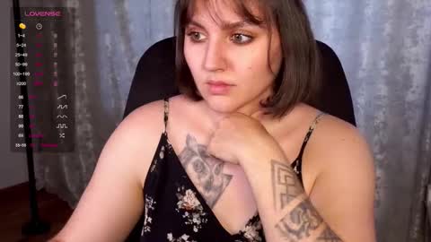 Snapshot of hoot_owl_cb chatting on 14, 9, 2025 Karina online show from 14, 9, 2025