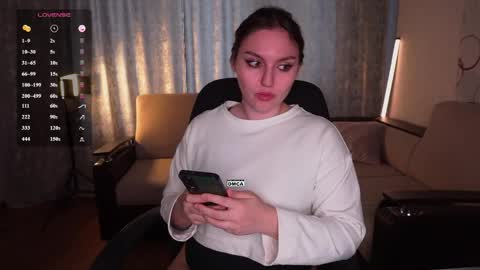 Snapshot of hoot_owl_cb chatting on 25, 5, 2026 Karina online show from 25, 5, 2026