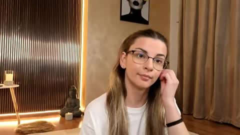 Chloe online show from 27, 5, 2026