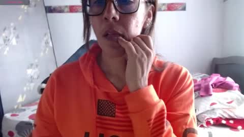 Snapshot of horny_and_daring chatting on 10, 7, 2026 horny and daring online show from 10, 7, 2026