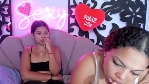 CATALINA Y LAURA  online show from 18, 2, 2025
