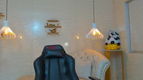 Snapshot of horny_curlss chatting on 4, 7, 2026 Horny Curls online show from 4, 7, 2026