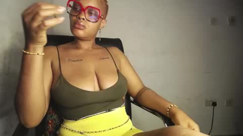 horny_ebonygirl_ online show from 15, 4, 2026