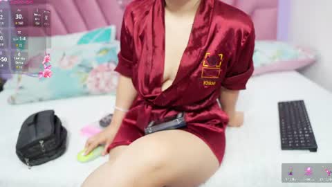 Snapshot of hornybarelylegalgirl chatting on 11, 7, 2026 Khloe online show from 11, 7, 2026