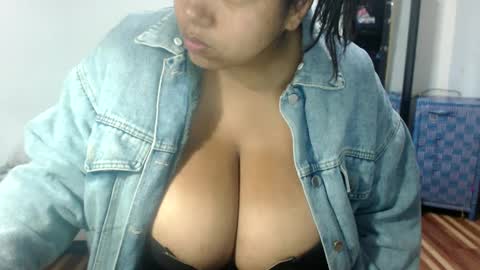 Snapshot of hornyboobs18 chatting on 21, 12, 2024 karen online show from 21, 12, 2024