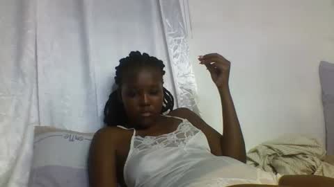 Snapshot of hornyy_cutie chatting on 20, 10, 2025 Its Cora online show from 20, 10, 2025