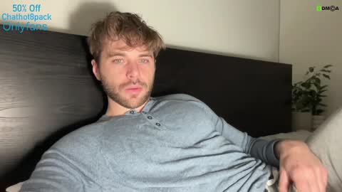 Snapshot of hot8pack01 chatting on 19, 12, 2024 Edward aka Wolf online show from 19, 12, 2024