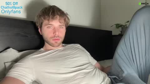 Snapshot of hot8pack01 chatting on 4, 2, 2025 Edward aka Wolf online show from 4, 2, 2025