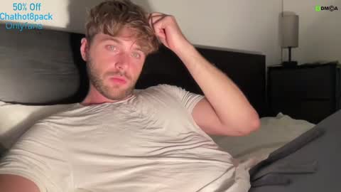 Snapshot of hot8pack01 chatting on 19, 9, 2025 Edward aka Wolf online show from 19, 9, 2025