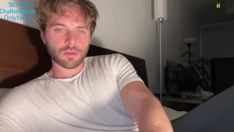 Snapshot of hot8pack01 chatting on 3, 11, 2025 Edward aka Wolf online show from 3, 11, 2025