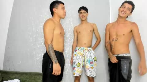 WILLY-JULIAN-GEORGE-YAYO-THIAGO-MOD HADES online show from 5, 6, 2026