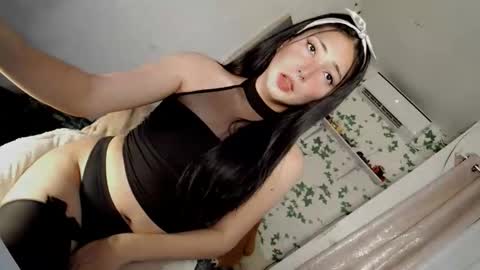 its me CLAUDIA online show from 12, 10, 2025