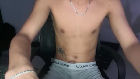 Snapshot of hot_cuteboy02 chatting on 3, 11, 2025 Kim online show from 3, 11, 2025