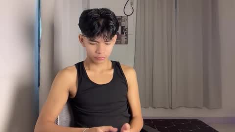 Snapshot of hot_cuteboy02 chatting on 3, 12, 2025 Kim online show from 3, 12, 2025