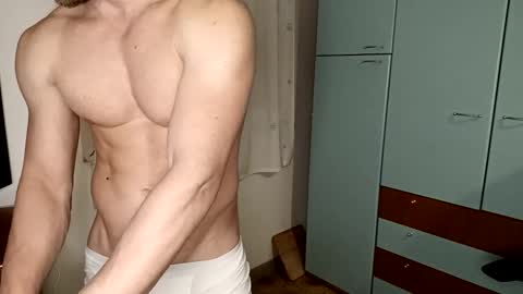 hot_italianboy online show from 31, 10, 2025