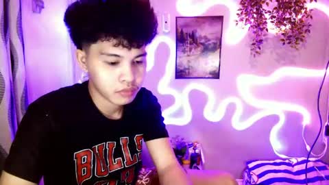 Snapshot of hot_kisser19 chatting on 8, 7, 2026 mark online show from 8, 7, 2026
