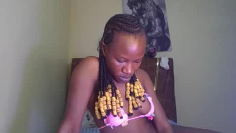 Snapshot of hot_petite100 chatting on 12, 5, 2026 hot petite100 online show from 12, 5, 2026