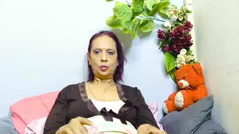 hot queen online show from 30, 6, 2026