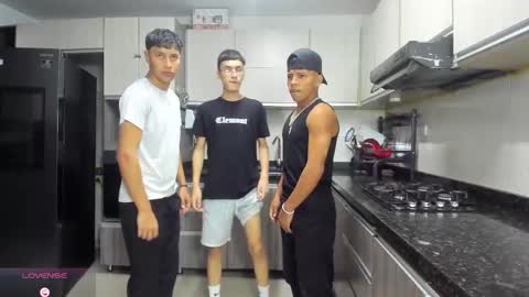 Snapshot of hot_sexmature chatting on 5, 10, 2025 Vanesa Oliver and Andrew online show from 5, 10, 2025