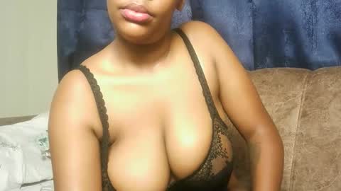 Snapshot of hot_sexxxy_bitch chatting on 25, 5, 2026 Amanda online show from 25, 5, 2026
