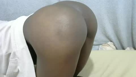Snapshot of hot_shayla chatting on 10, 6, 2026 esiiii online show from 10, 6, 2026