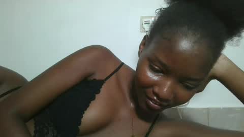 Snapshot of hotbabbee chatting on 25, 6, 2026 love online show from 25, 6, 2026