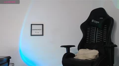Snapshot of hotboyneon490 chatting on 14, 3, 2026 Alex Neon online show from 14, 3, 2026