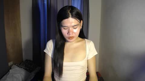 Snapshot of hotbunnyrainx chatting on 16, 10, 2025 rain online show from 16, 10, 2025