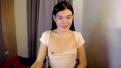 Snapshot of hotbunnyrainx chatting on 18, 10, 2025 rain online show from 18, 10, 2025