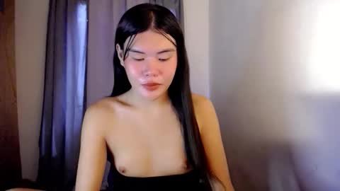 Snapshot of hotbunnyrainx chatting on 28, 10, 2025 rain online show from 28, 10, 2025