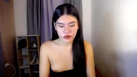 Snapshot of hotbunnyrainx chatting on 1, 11, 2025 rain online show from 1, 11, 2025