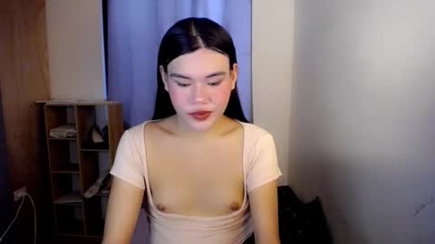 Snapshot of hotbunnyrainx chatting on 13, 11, 2025 rain online show from 13, 11, 2025