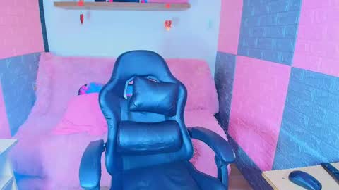 Snapshot of hotcakes_uwu chatting on 13, 5, 2026 Hotcakes online show from 13, 5, 2026
