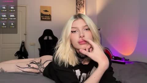 Snapshot of hotchubently chatting on 9, 11, 2025 hotchubently online show from 9, 11, 2025